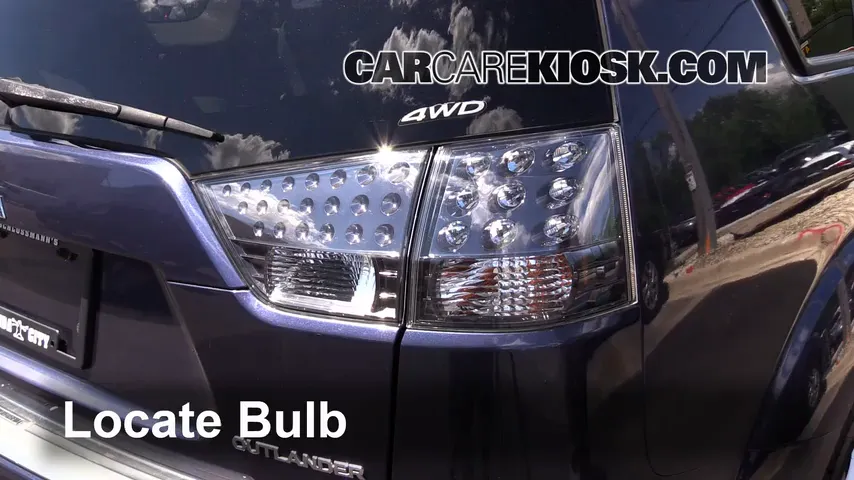 2009 Mitsubishi Outlander XLS 3.0L V6 Lights Turn Signal - Rear (replace bulb)